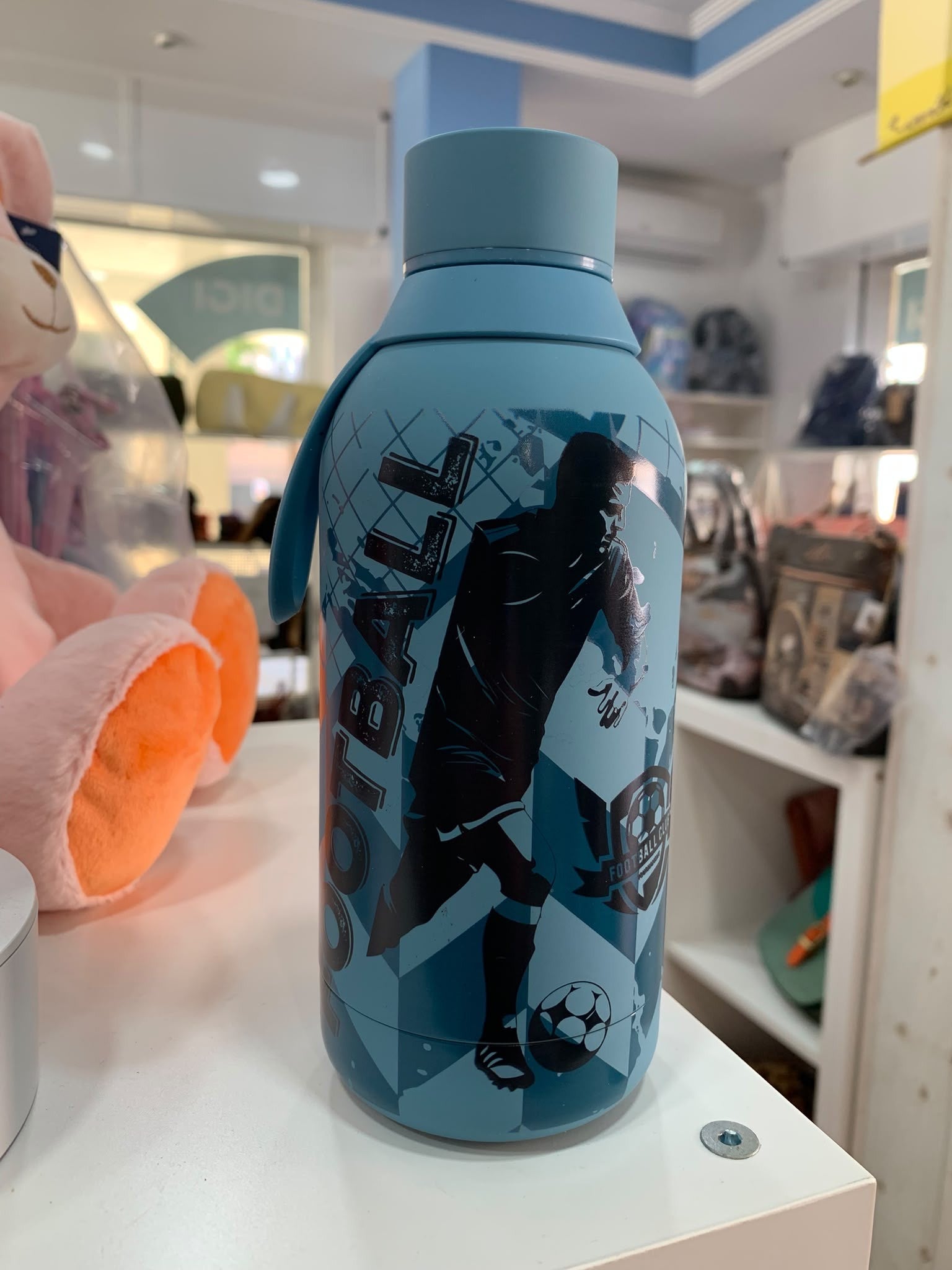 Botella térmica fútbol azul con ilustración de jugador