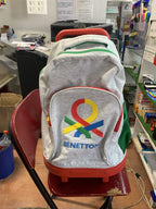 Mochila trolley Benetton gris foto real