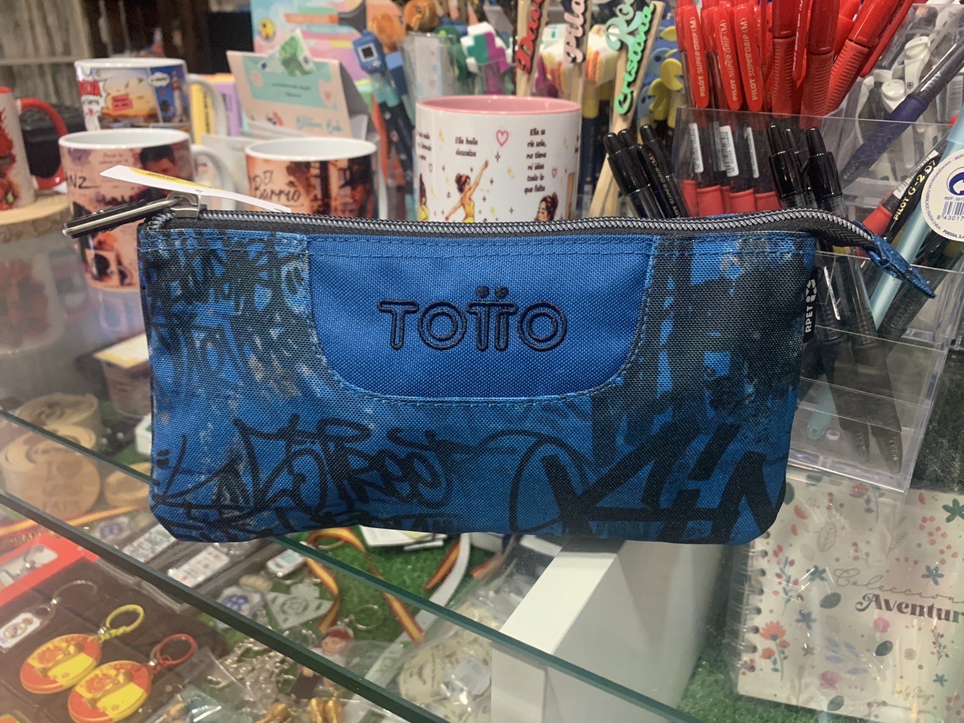 Estuche Totto Multiuso Tablero graffiti azul oscuro