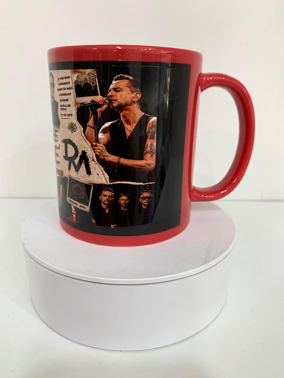 Taza Depeche Mode roja con asa - vista frontal
