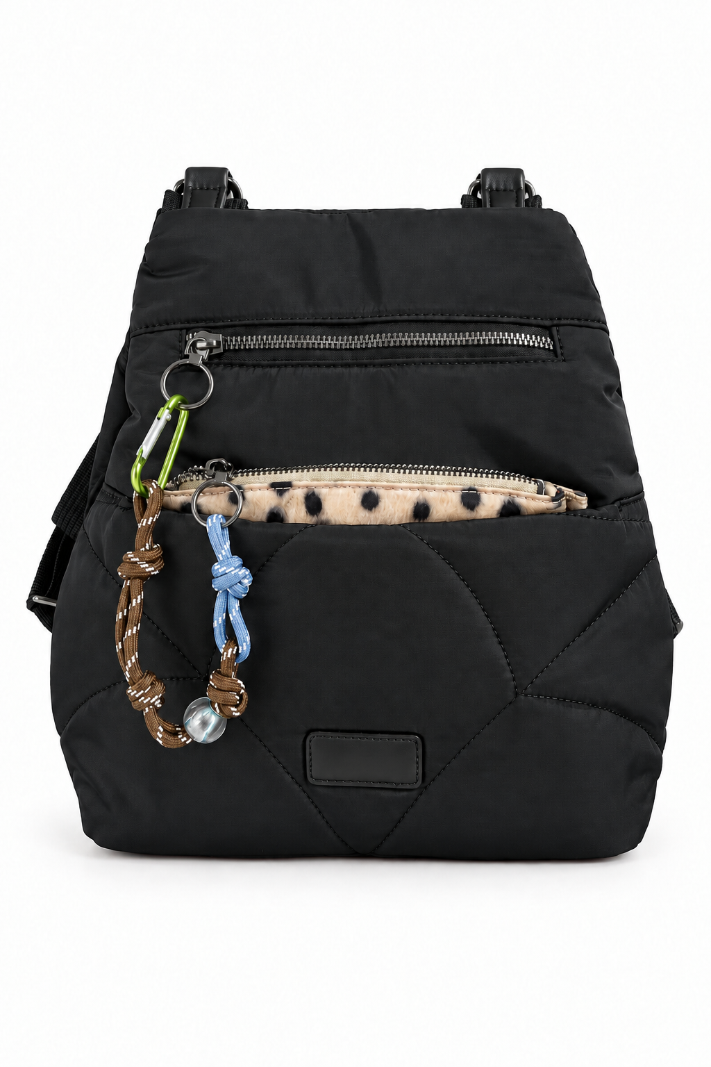 Mochila negra acolchada vista de frente